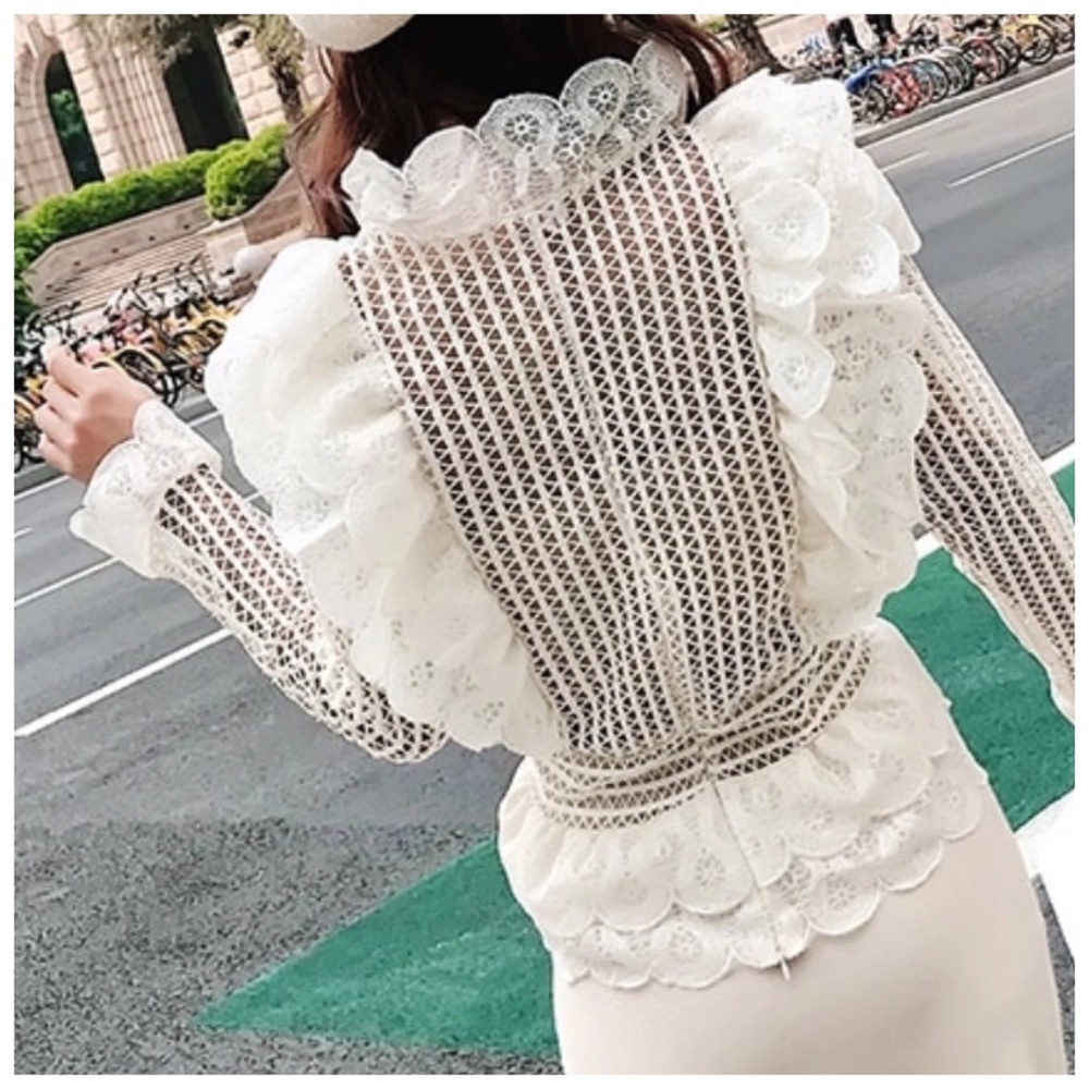 ❤️ The Lotta Gorgeous Lace Top - Picture 5 of 8